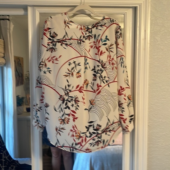 Alfani Criss-cross blouse‎ - great tummy coverage and flowy - Picture 8 of 8